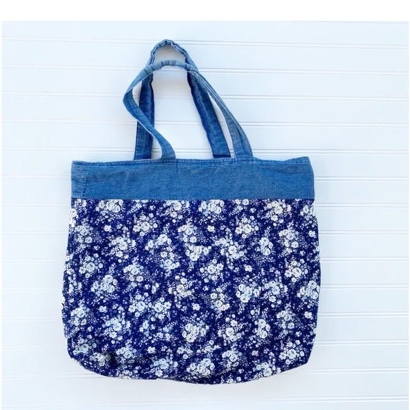 Vintage Blue and White Shoulder Bag with Floral Design - Picture 1 of 5